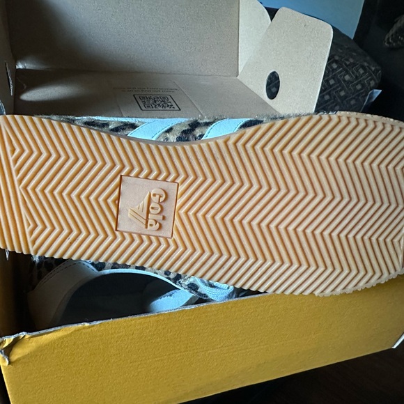 Gola Animal Print Sneakers with White and Tan Accents Like New - Picture 5 of 8